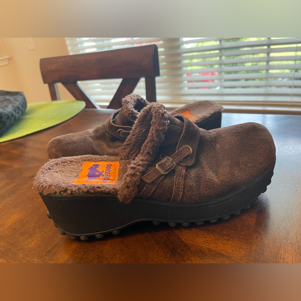 Ladies Rocket Dog Brown suede clog size 9